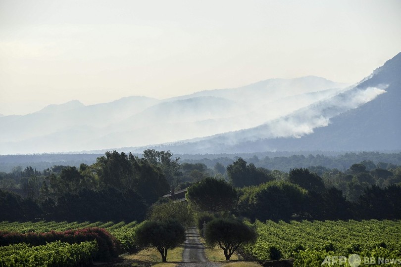 南仏で山火事、キャンプ客ら数千人避難