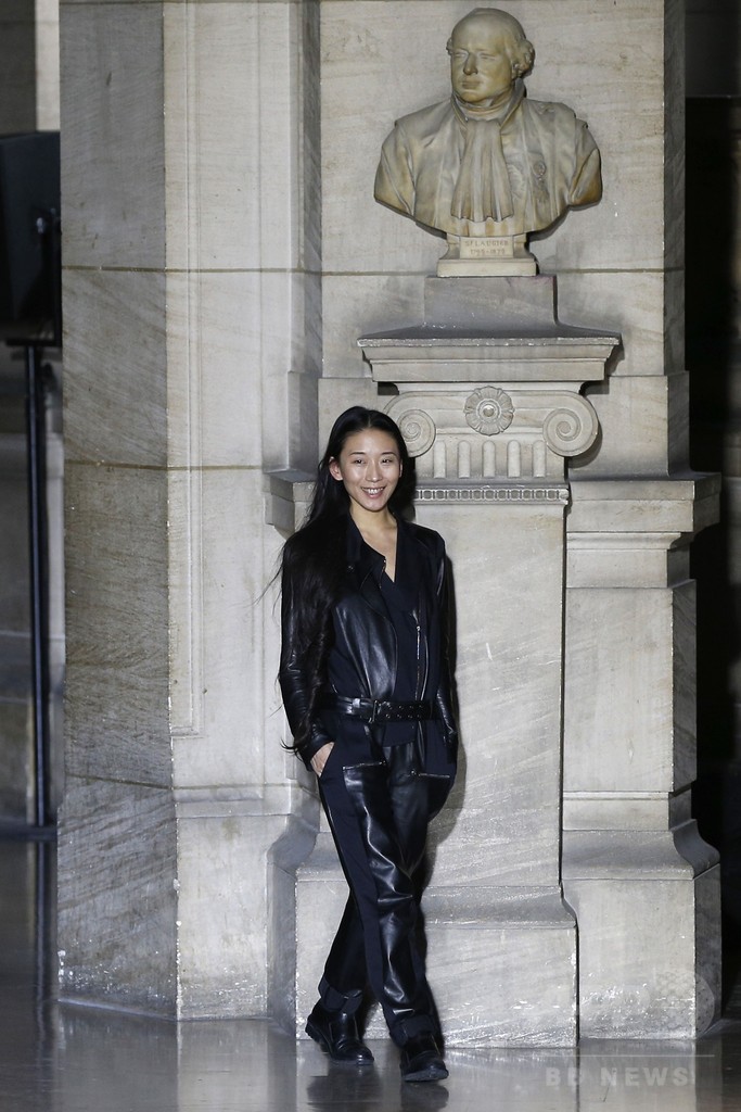 「イーキン・イン」16年春夏オートクチュール