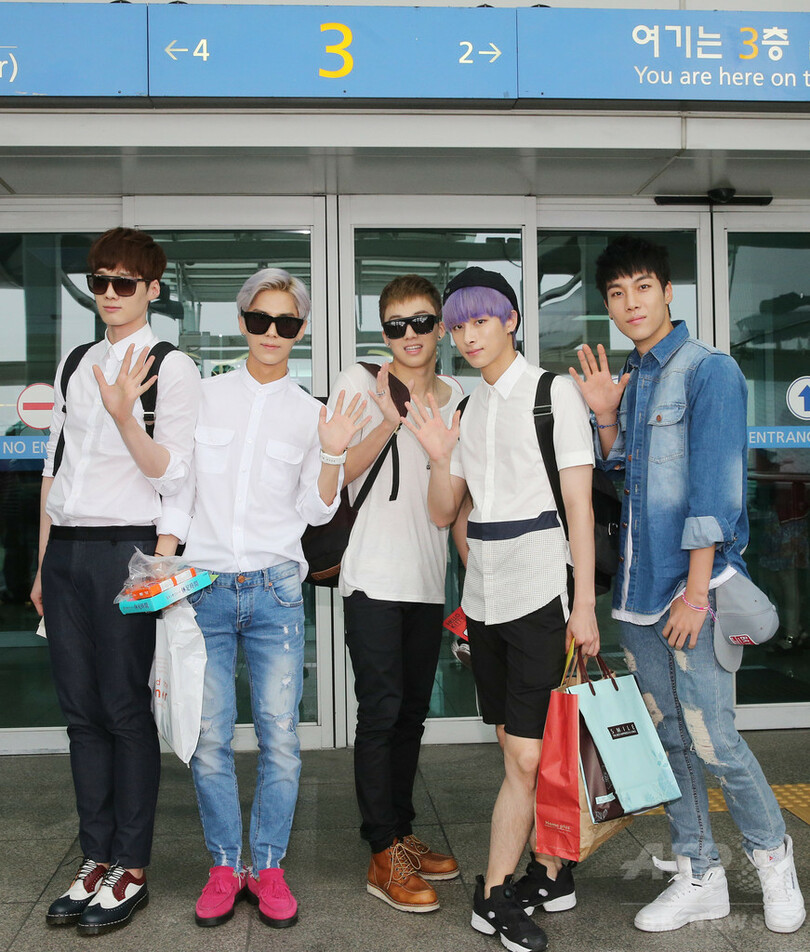 韓国のアイドルグループ「少年共和国」、マレーシアへ出発