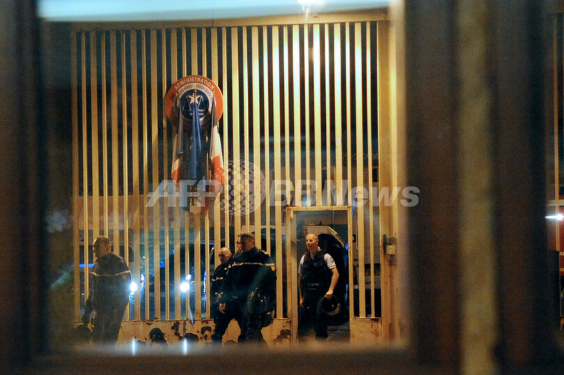 仏刑務所に狙撃、丘の上から受刑者1人を殺害