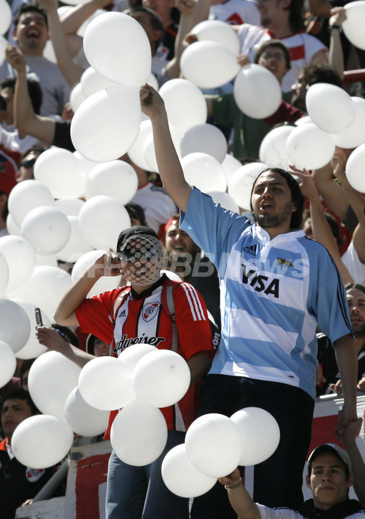 リーベル・プレート ホームでボカ・ジュニアーズとのスーペルクラシコを制す