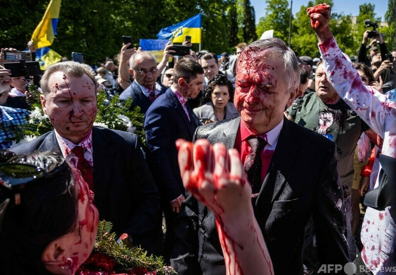 ロシア大使に赤い液体 対独戦勝記念日、ポーランド首都