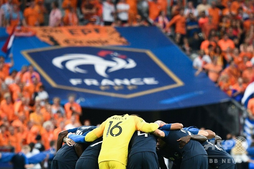 フランスがNL初勝利、試合後にW杯優勝セレモニー