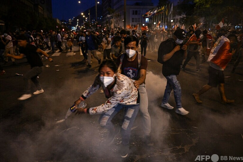 ペルー、全土に非常事態宣言 大統領罷免でデモ激化