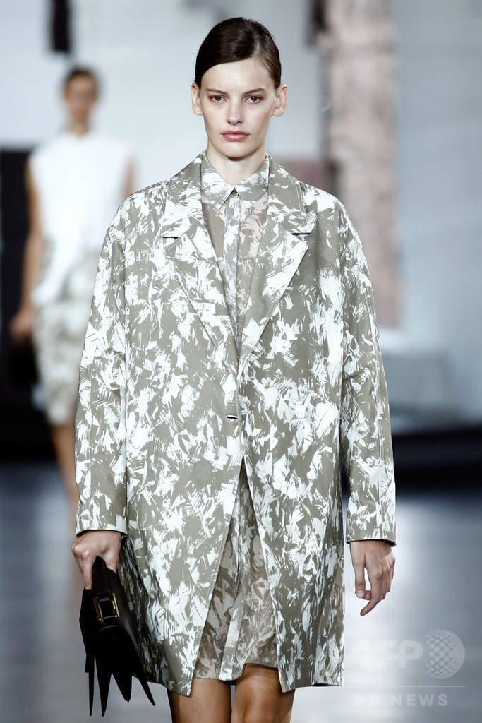 スポーツウェアをグラマラスに昇華、「ジェイソン ウー」15年春夏