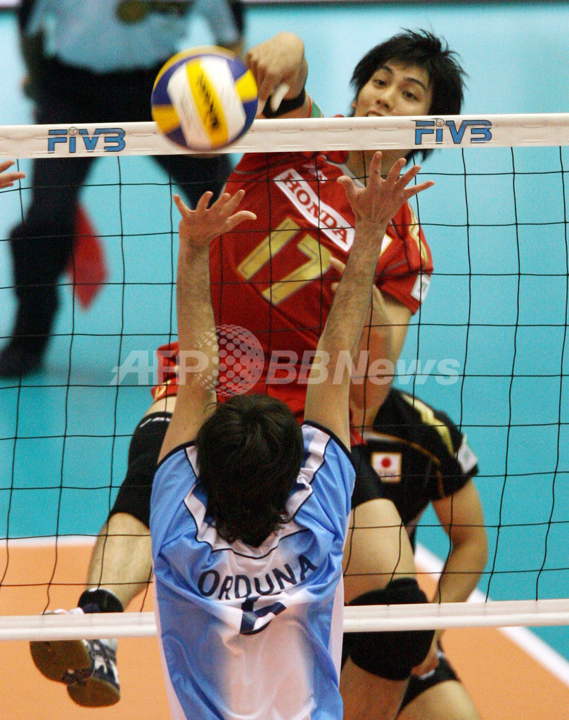 日本 アルゼンチンをストレートで降して2勝目を挙げる