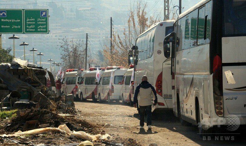 シリアで異例の停戦、数百人が隣国に避難