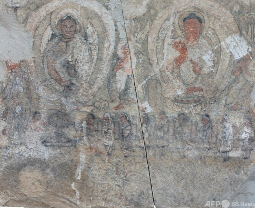 北魏時代（紀元469年）の仏教壁画描かれた石製外棺が初発見 中国