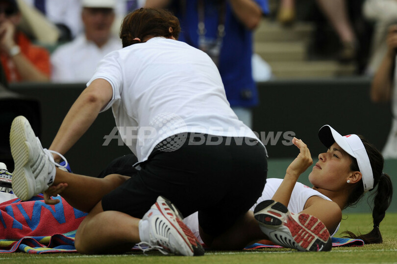 ヴィーナス イワノビッチの途中棄権で8強入り、ウィンブルドン選手権