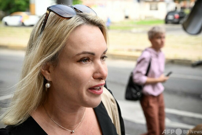 ロシア、TVで抗議の女性を拘束 懲役刑の可能性