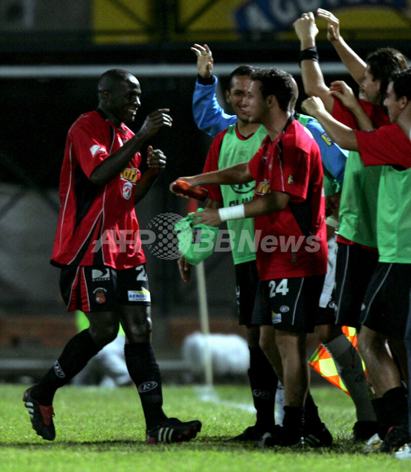 ＜サッカー 07リベルタドーレス杯南米選手権＞カラカス エスコバルの活躍でリーベル・プレートを降す - コロンビア