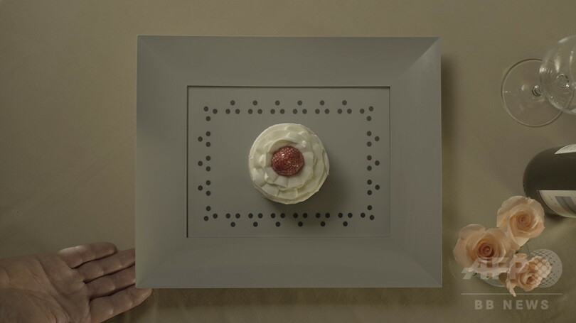 世界初、スマホ連動の食事皿「プレイティ」発表