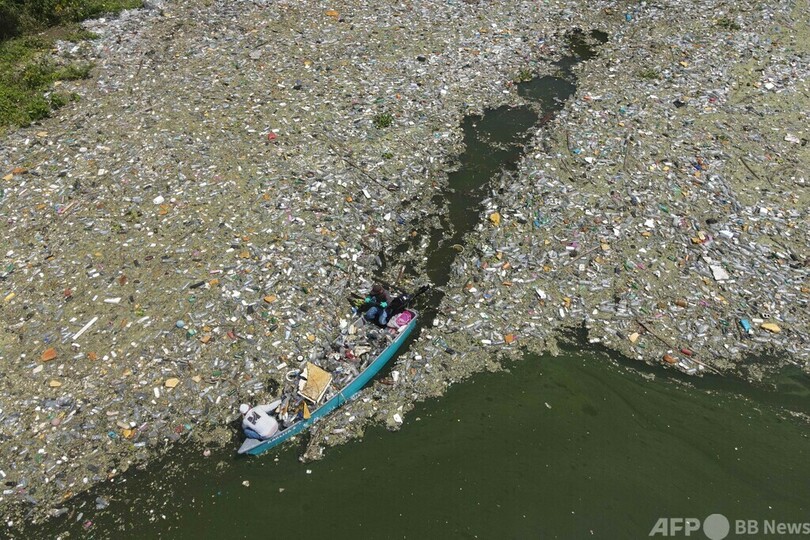 中米の河川や浜辺覆うプラスチックごみ