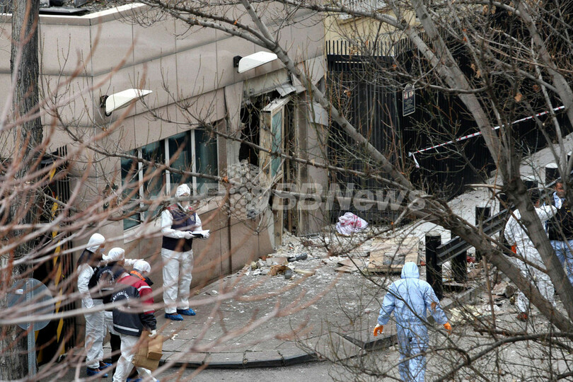 トルコの米大使館で自爆攻撃、警備員死亡 3人負傷