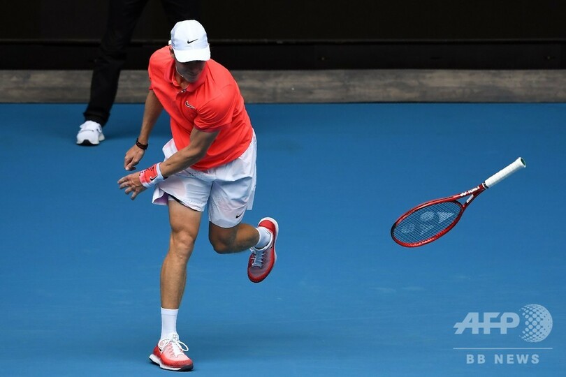 シャポバロフが初戦で敗れる波乱、主審の警告に激怒 全豪OP