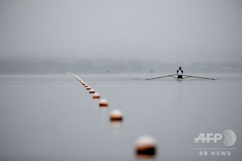 医者になるか現役続行か？ 五輪延期で人生の選択迫られる英ボート選手