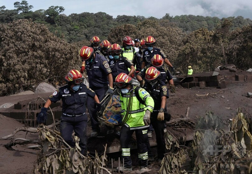 グアテマラ火山噴火、死者99人に 依然200人近く不明