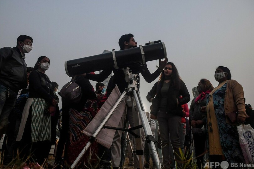 木星と土星が大接近、約400年ぶりの天文ショー