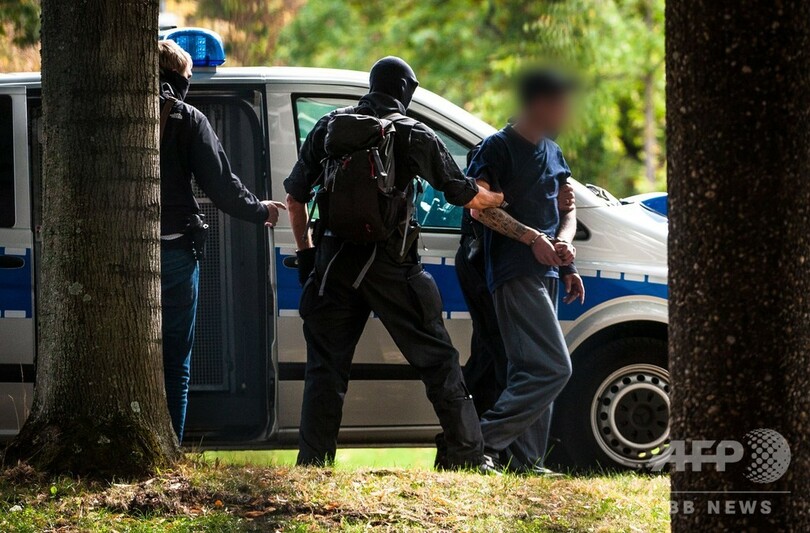 ドイツで「革命」計画か 「テロ」組織結成疑いの極右6人拘束