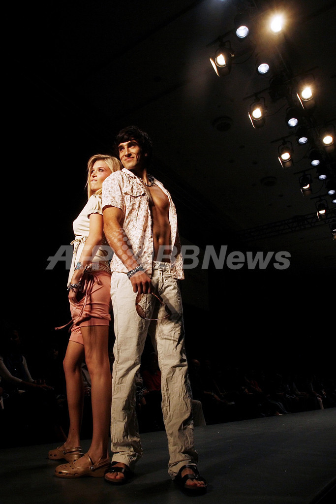 ＜08年春夏アテネ・コレクション＞ミス・デニムら、新作を発表