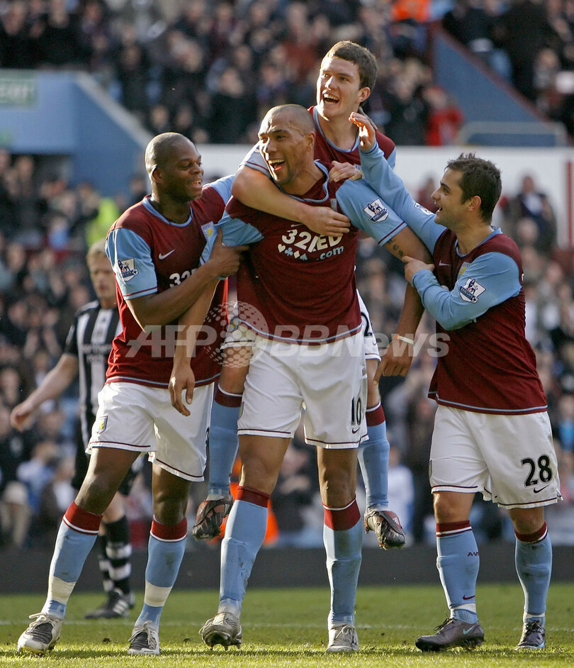 アストン・ビラ ニューカッスルに勝利
