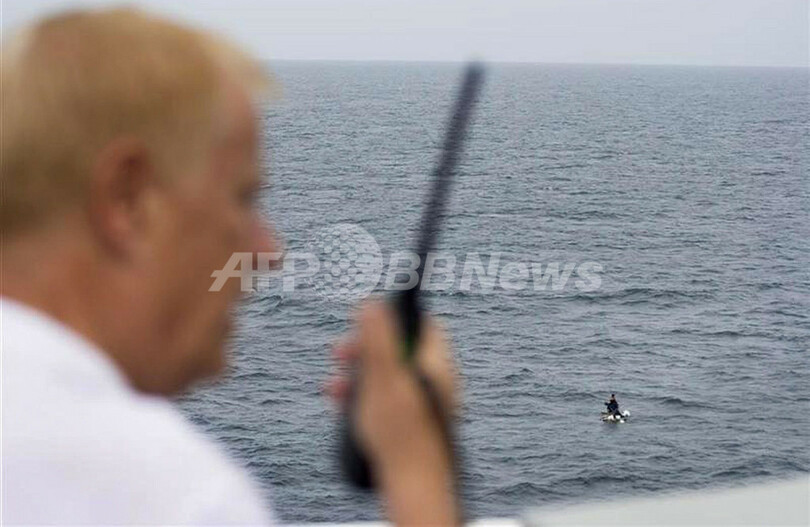 ジャワ海を1週間漂流の男性3人、豪船が救助