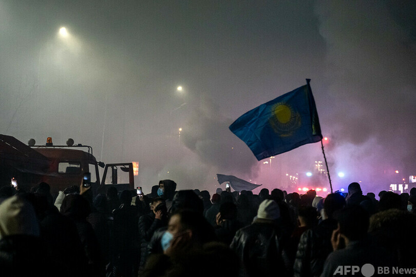 カザフスタン、非常事態宣言 燃料費高騰で抗議デモ