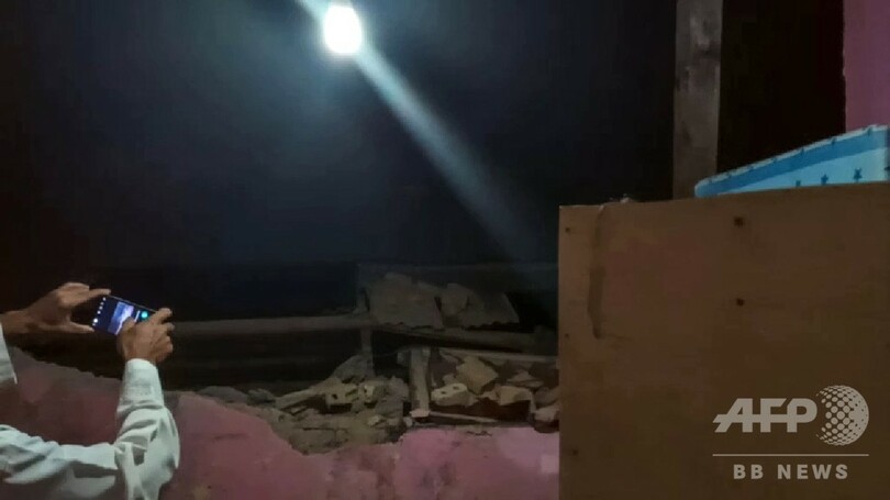 インドネシアで強い地震、4人死亡