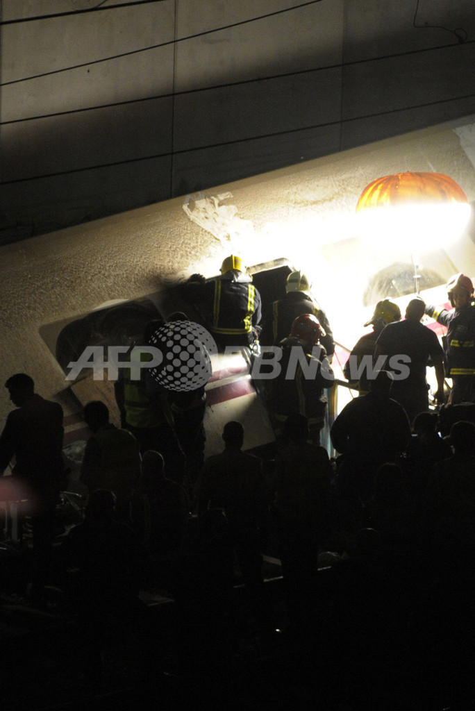 スペインで列車脱線、77人死亡 143人負傷