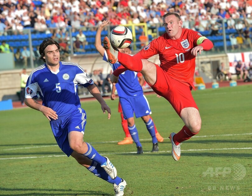 イングランドが欧州選手権本大会一番乗り、ルーニーが最多得点記録に並ぶ
