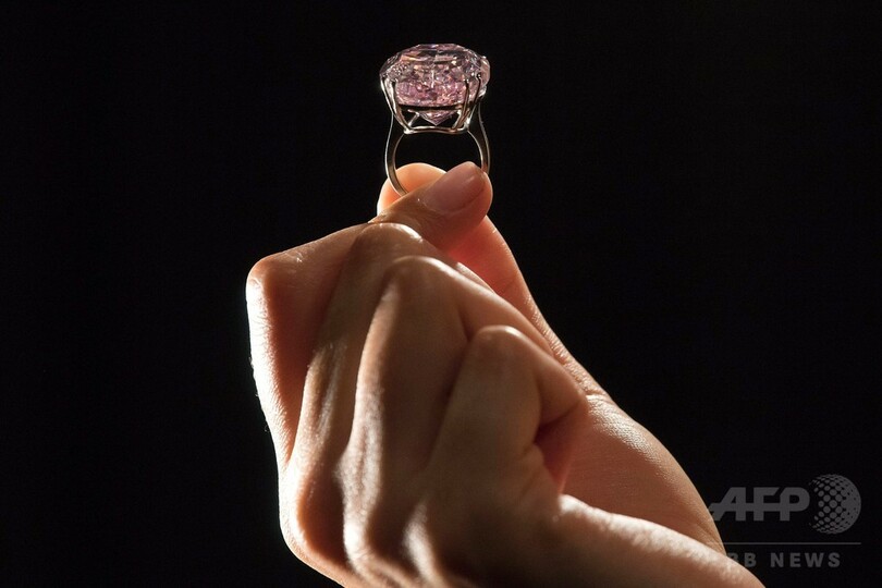 59.6カラット、史上最大のピンクダイヤ 香港で競売へ
