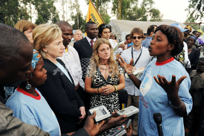 クリントン長官のコンゴ訪問顛末記、「魔法のつえなどない」