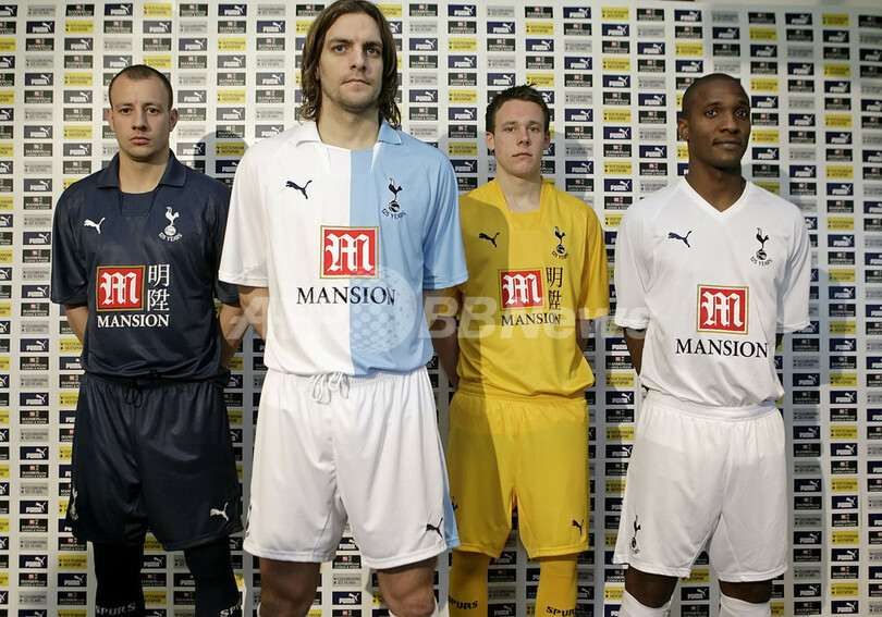 トッテナム 新加入選手の入団発表を行う