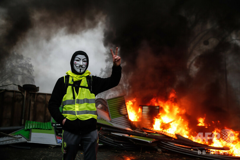 仏政府、富裕税復活を検討へ 「黄色いベスト」運動で要求