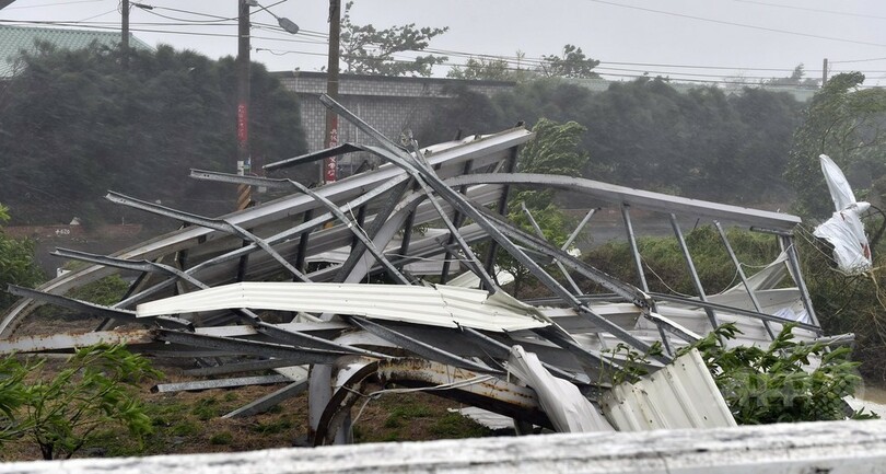 スーパー台風14号、台湾を直撃 21年で最大の勢力