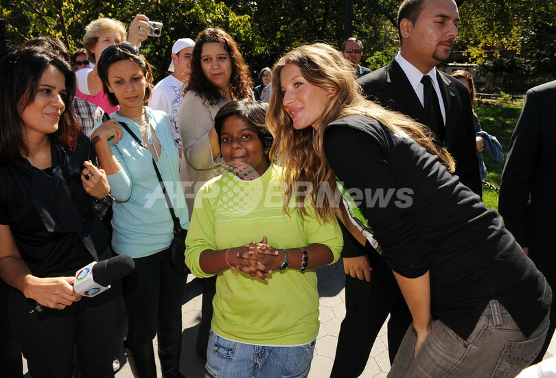 スーパーモデルのブンチェンさん、国連環境計画の親善大使に