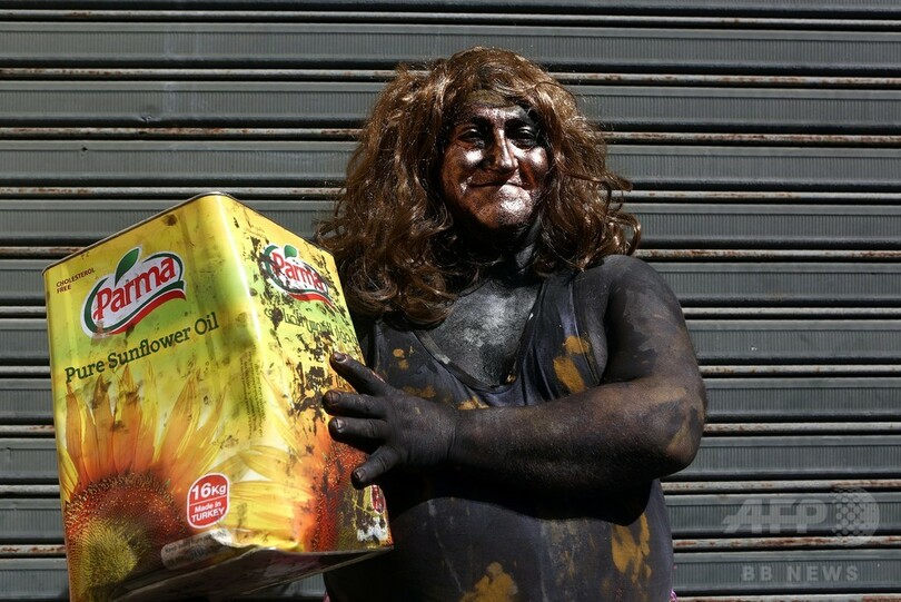 怪人に扮装？ 四旬節前のカーニバル、レバノン