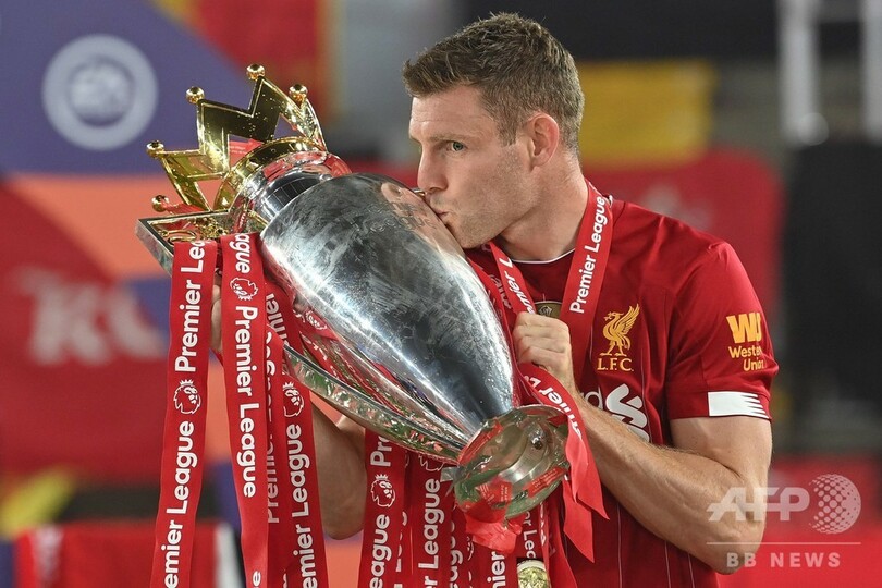 リバプールがチェルシーに5発快勝、優勝セレモニーで歓喜