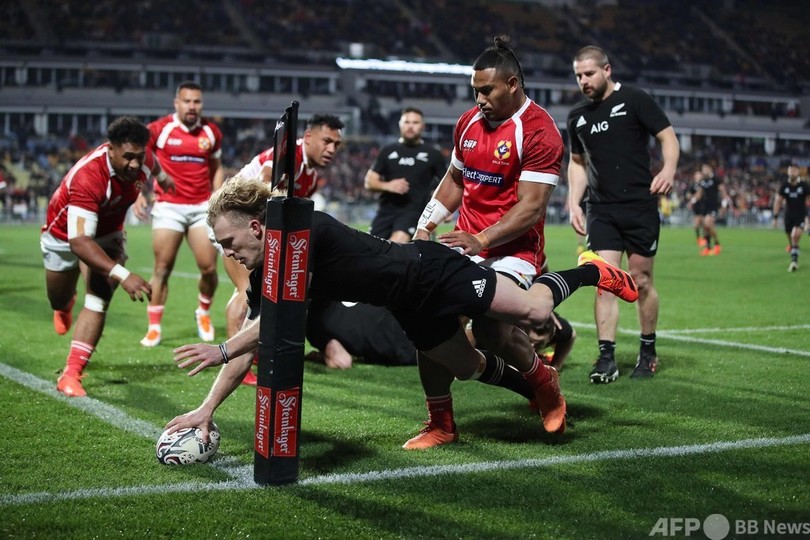 オールブラックス、トンガに102点圧勝 ジョーダンが歴代2位の5T