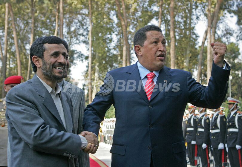 イラン大統領、核問題で強硬姿勢継続