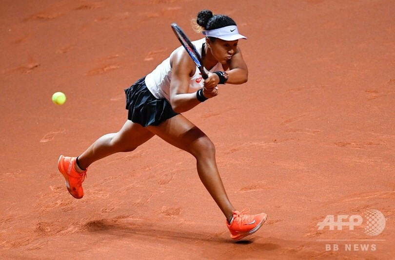 「うつ状態の子どもだった」大坂、クレー初の8強入り ポルシェGP