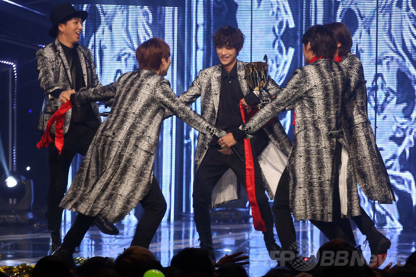 B1A4、音楽番組で3週間連続1位達成