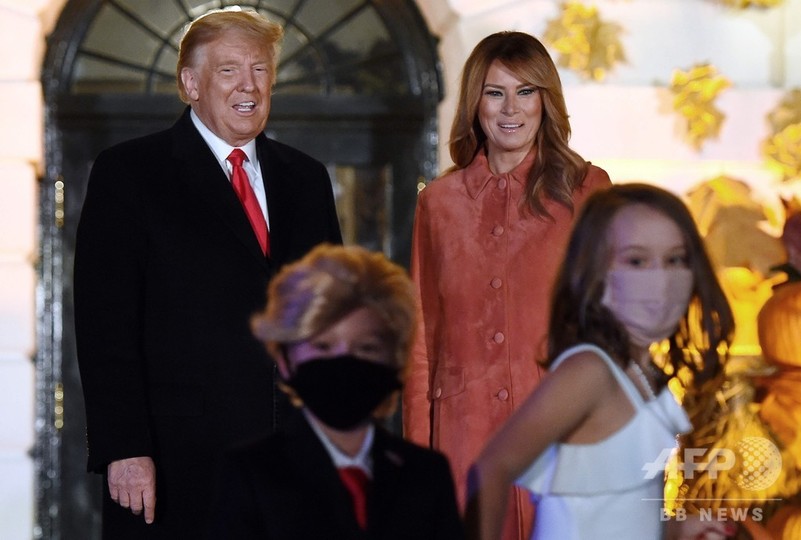 ホワイトハウスでハロウィーン 大統領夫妻が子どもたちと交流 写真16枚 国際ニュース Afpbb News ホワイトハウスでハロウィーン 大統領夫妻が子どもたちと交流 写真16枚 国際ニュース Afpbb News