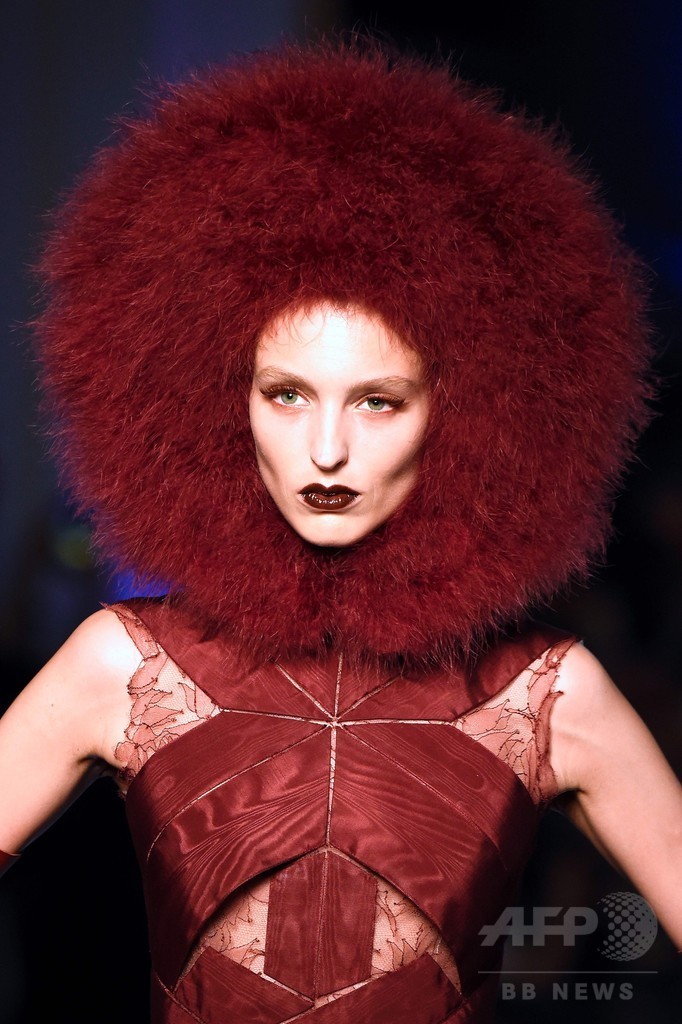 「ジャンポール・ゴルチエ」16/17年秋冬パリ・オートクチュール