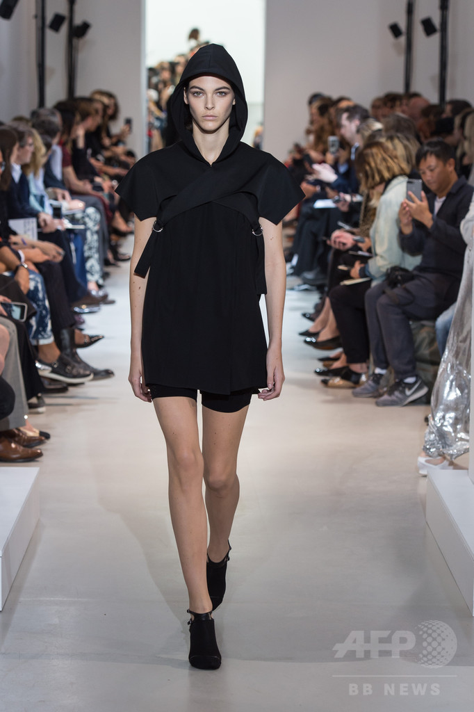 「パコ・ラバンヌ」17年春夏