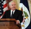 米ワシントンD.C.（Washington D.C.）の国務省で演説するロバート・ゲーツ（Robert Gates）国防長官（2009年10月16日撮影）。(c)AFP/Tim Sloan