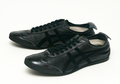 「オニツカタイガー（Onitsuka Tiger）」表参道店で先行発売するシューズNIPPON MADEシリーズ新作「BLACK LINE」のMEXICO 66 DELUXE、2万3100円。(c)Onitsuka Tiger