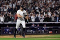 24MLB、ワールドシリーズ（7回戦制）、ニューヨーク・ヤンキース対ロサンゼルス・ドジャース。3回にソロ本塁打を放ち喜ぶニューヨーク・ヤンキースのジャンカルロ・スタントン（2024年10月30日撮影）。(c)Elsa/Getty Images/AFP