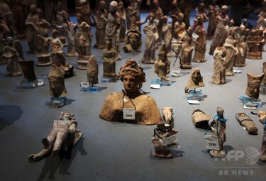 イタリア警察、盗掘古美術品5000点超を押収 62億円相当 写真10枚 国際 