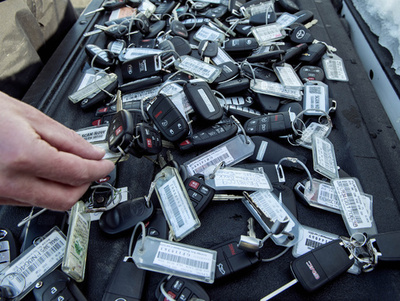 1億台の車に遠隔ロックシステムの欠陥、研究